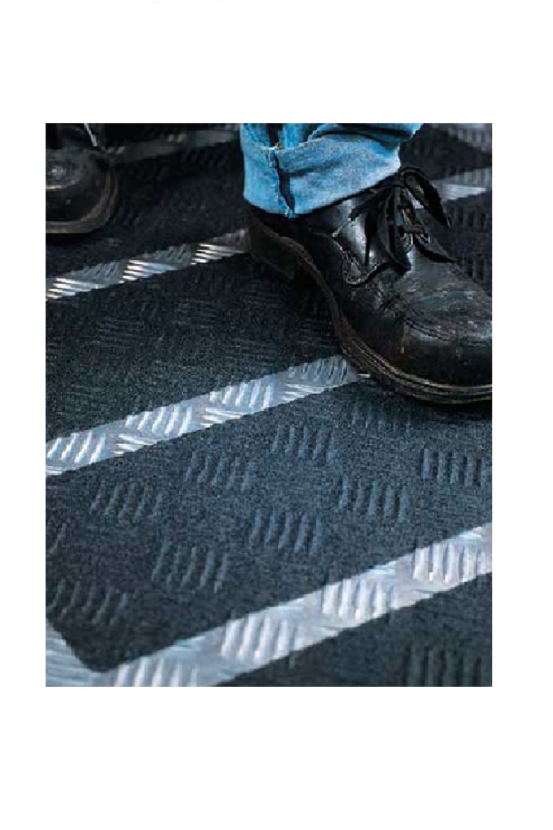 3m-slip-resistant-tapes-500-series-4303102.jpg 2